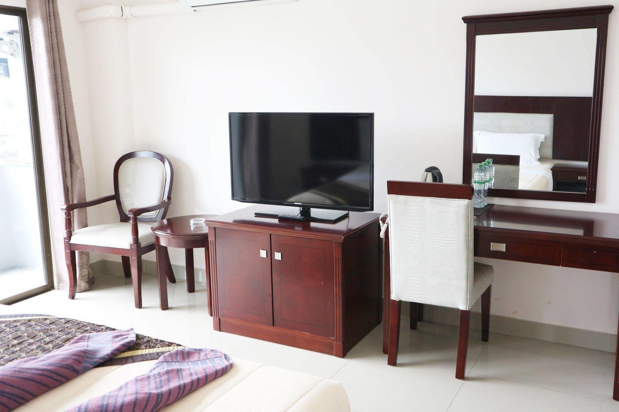 Chaplin Inn Pattaya Εξωτερικό φωτογραφία