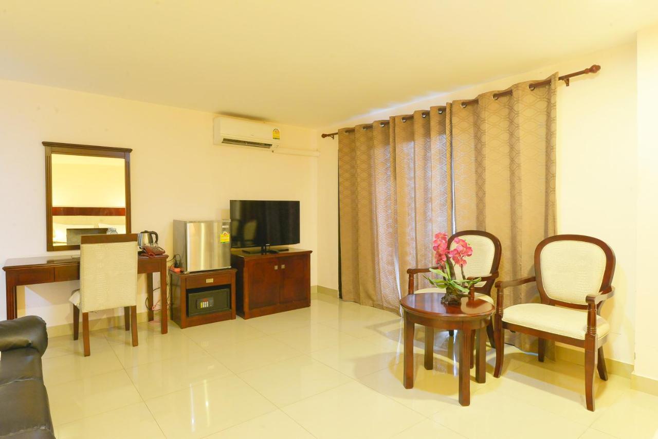 Chaplin Inn Pattaya Εξωτερικό φωτογραφία